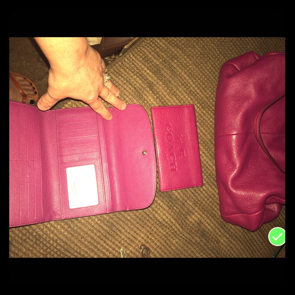 Never before used, authentic coach bag/wallet